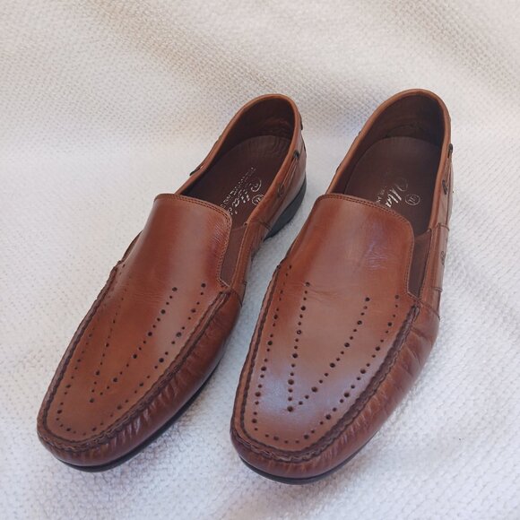 Mens all leather slip on loafers. - Picture 1 of 7